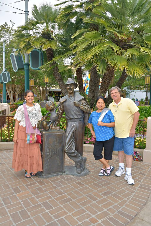 2024-05-24-Disney-California-Adventure-Park-Buena-vista-street_5.jpg