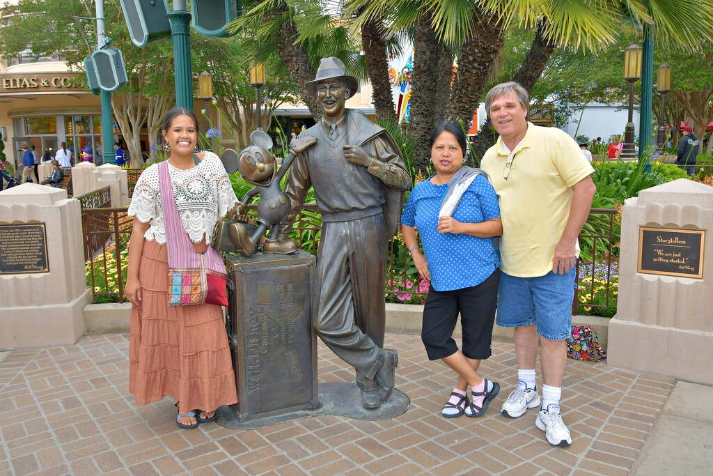 2024-05-24-Disney-California-Adventure-Park-Buena-vista-street_7.jpg