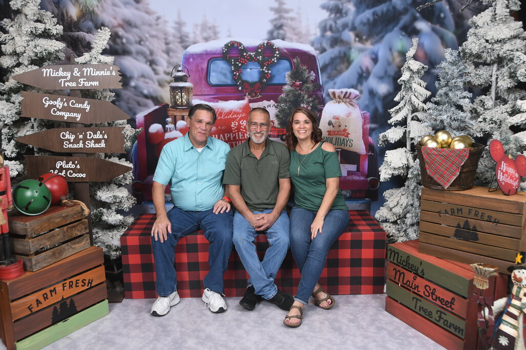 2023-11-21-disney-springs-photopass-studio-at-disney-springs_10.jpg