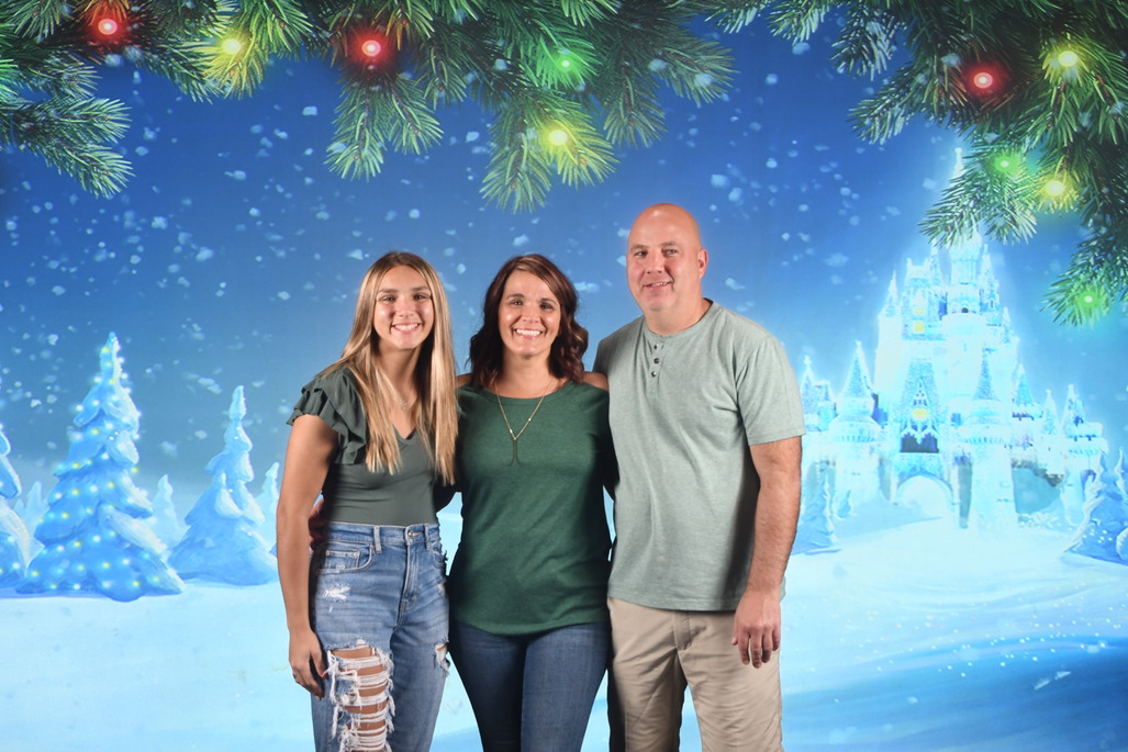 2023-11-21-disney-springs-photopass-studio-at-disney-springs_39.jpg