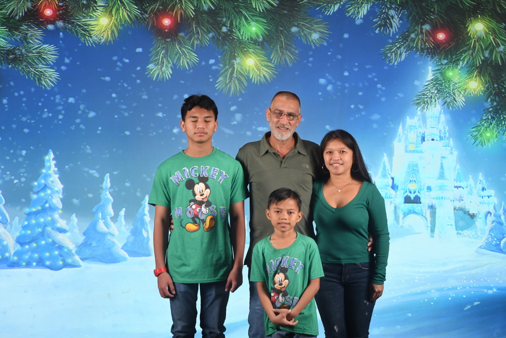 2023-11-21-disney-springs-photopass-studio-at-disney-springs_53.jpg