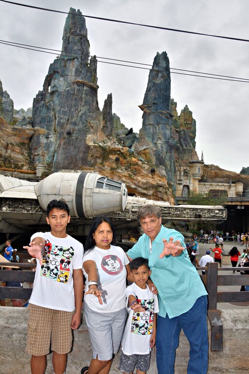 2023-11-22-disneys-hollywood-studios-millennium-falcon_7.jpg