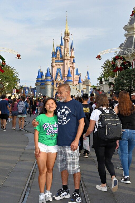 2023-11-22-magic-kingdom-park-main-street-usa_10.jpg