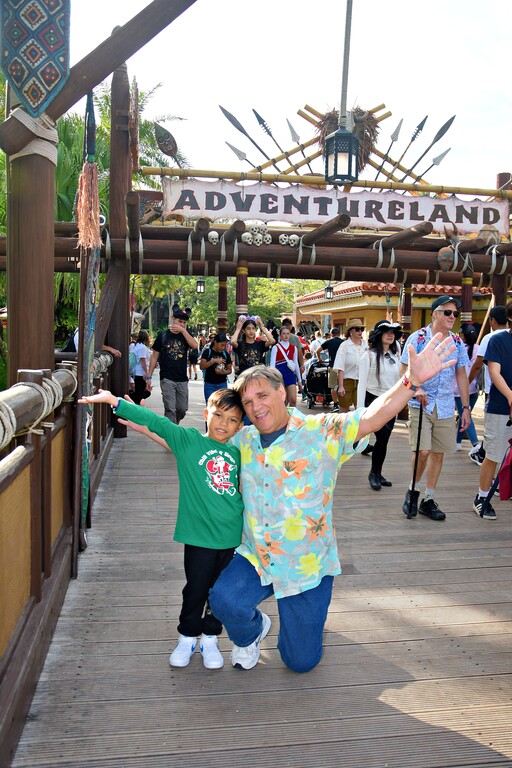 2023-11-23-magic-kingdom-park-adventureland.jpg