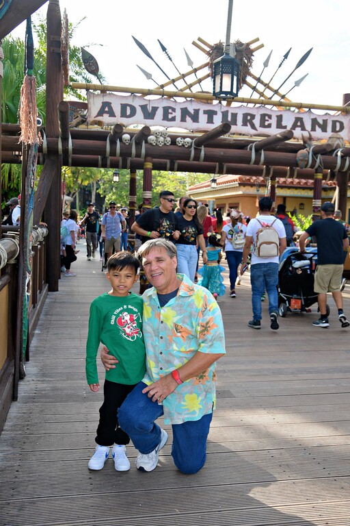 2023-11-23-magic-kingdom-park-adventureland_5.jpg