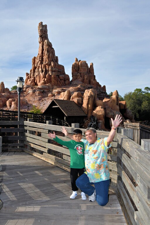 2023-11-23-magic-kingdom-park-big-thunder-mountain-railroad_2.jpg