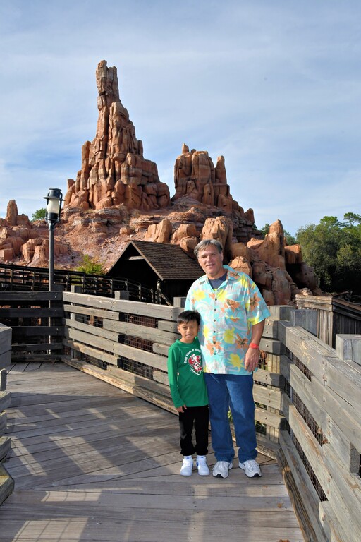 2023-11-23-magic-kingdom-park-big-thunder-mountain-railroad_6.jpg