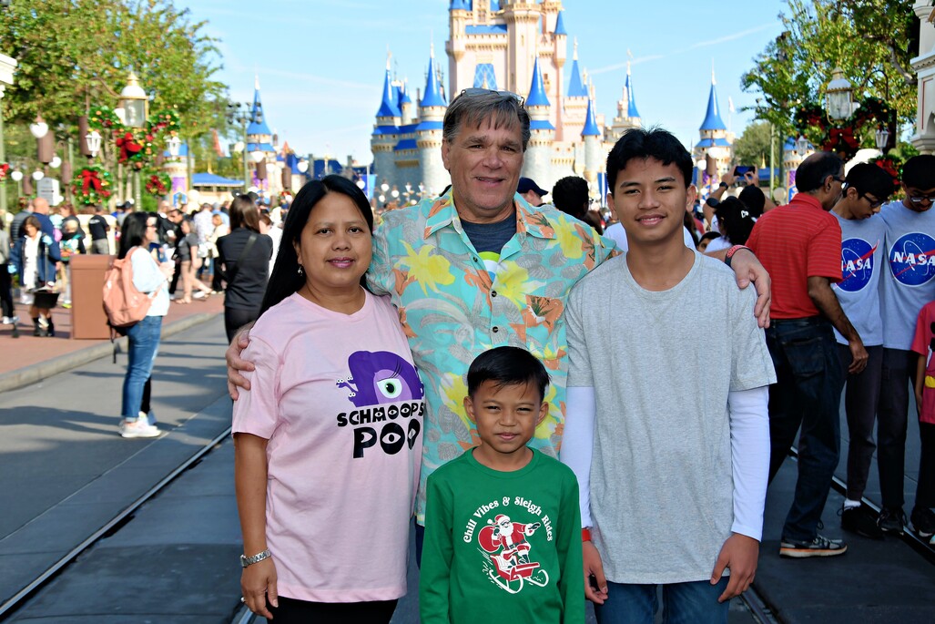 2023-11-23-magic-kingdom-park-main-street-usa_12.jpg