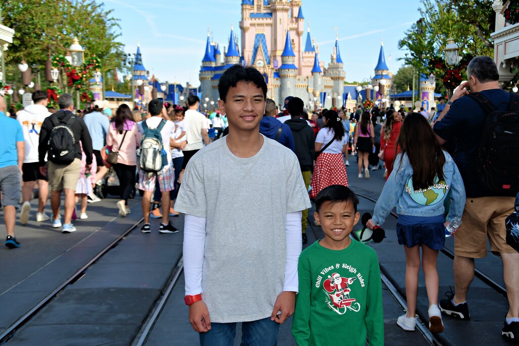 2023-11-23-magic-kingdom-park-main-street-usa_3.jpg