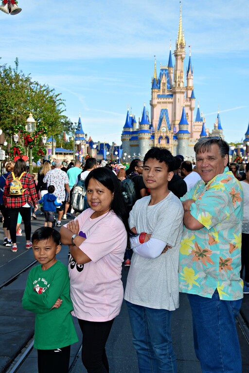 2023-11-23-magic-kingdom-park-main-street-usa_9.jpg